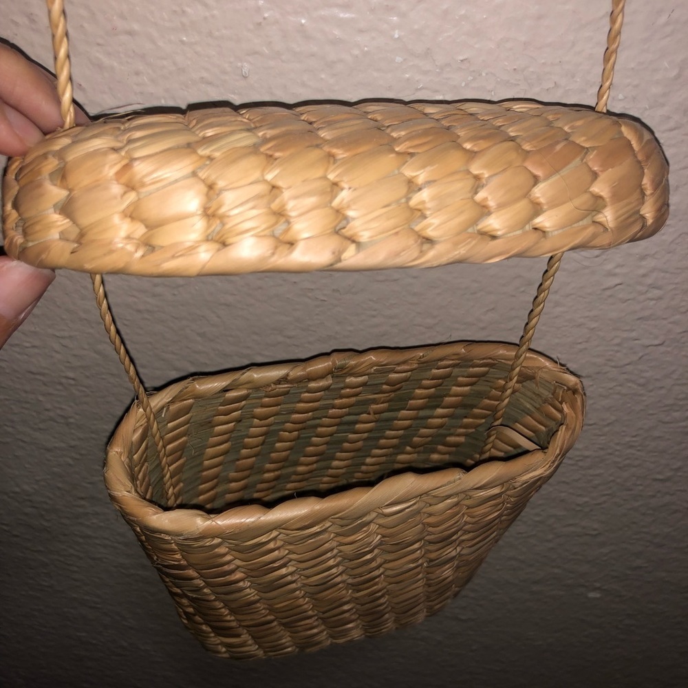 Vintage bohemian mini wicker basket mini bag. - Picture 5 of 6